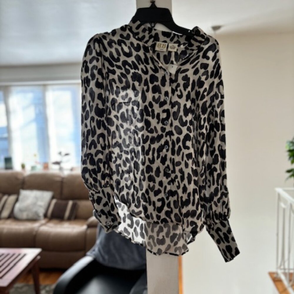 boo gemes animal print top size xs